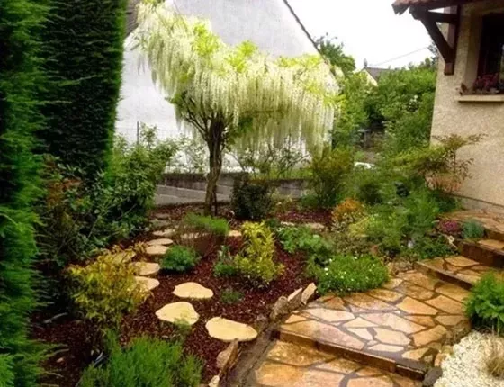 Réalisation d’un massif d’entrée de maison-après